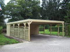 Doppelcarport mit Holzblende