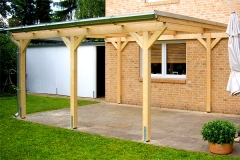 Terrassenüberdachung mit transparenter Dacheindeckung